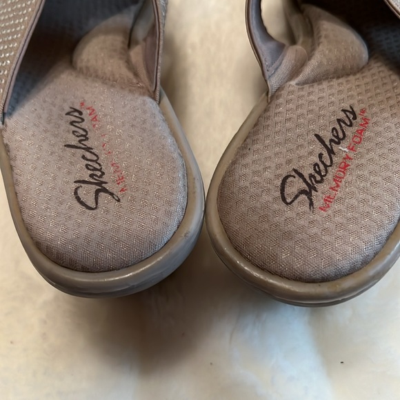 🩵PRICE DROP🩵SKECHERS MEMORY FOAM/BEIGE W/ RHINESTONES WORN GENTLY EXCELLENT💖 - Picture 5 of 7